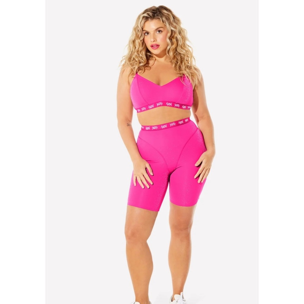 Yitty - Fabletics Spotlight Shaping High Waist Short - M